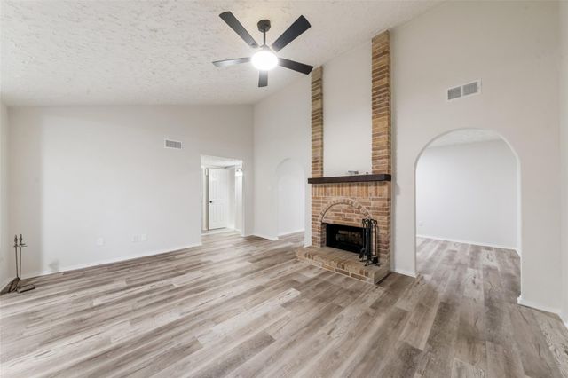 9230 Baronsmede Drive, Houston, TX 77083