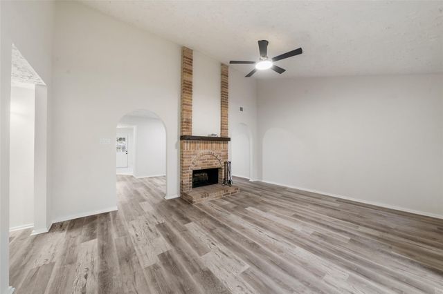 9230 Baronsmede Drive, Houston, TX 77083