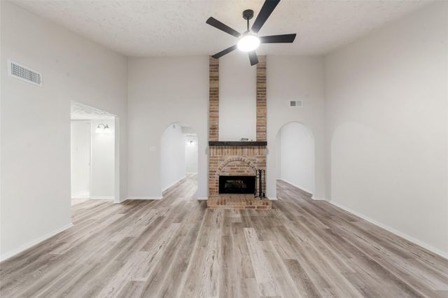 9230 Baronsmede Drive, Houston, TX 77083