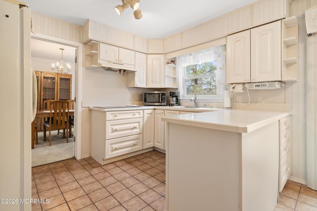 510 Oak Hill Court, Lanoka Harbor, NJ 08734