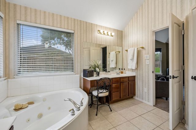 8413 Island Court, Fort Worth, TX 76137