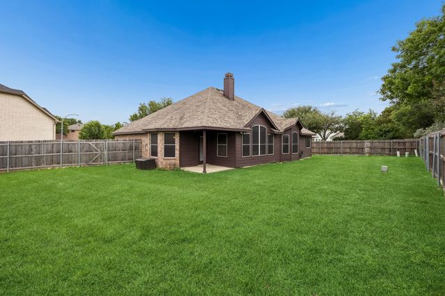 8413 Island Court, Fort Worth, TX 76137