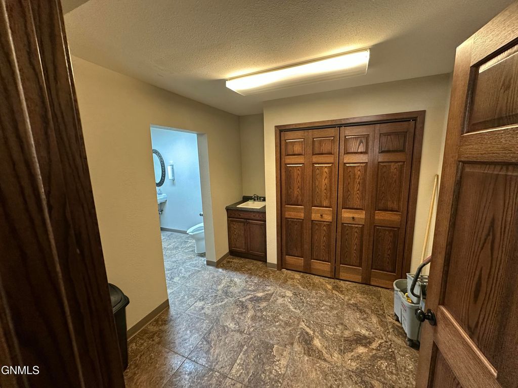 410 1st Street S, New Salem, ND 58563 photo 16