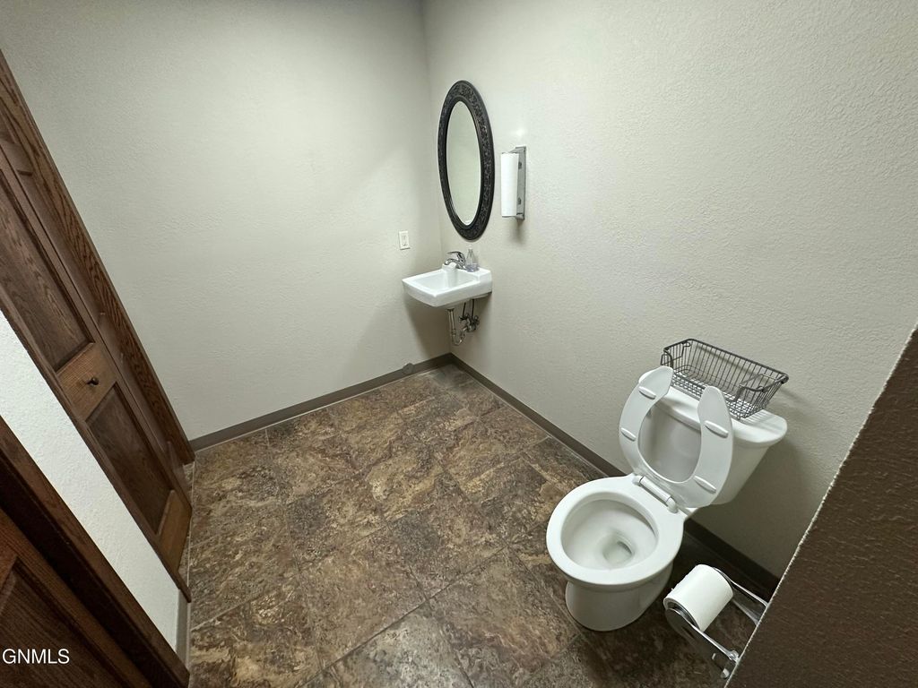 410 1st Street S, New Salem, ND 58563 photo 17