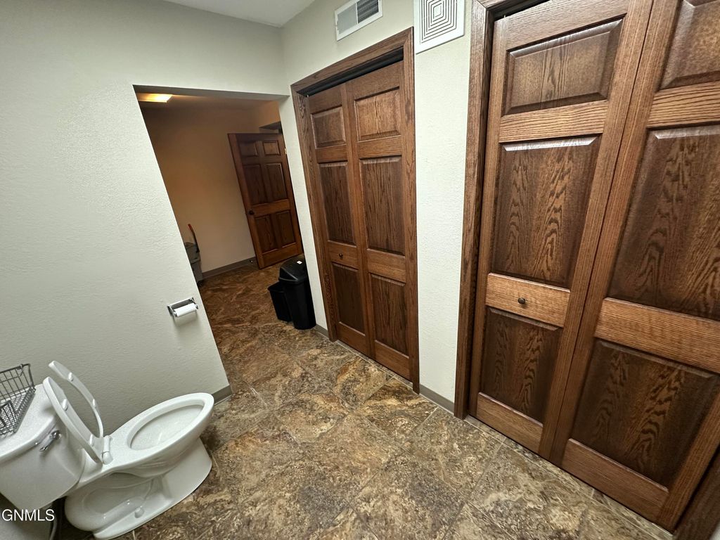 410 1st Street S, New Salem, ND 58563 photo 18