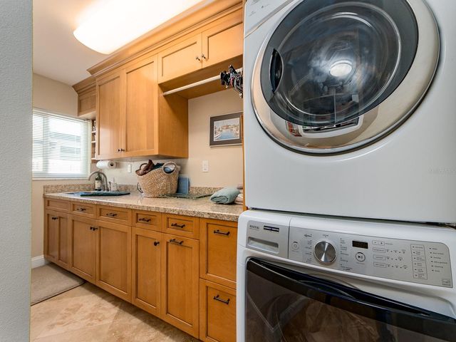 707 SNUG ISLAND, Clearwater Beach, FL 33767