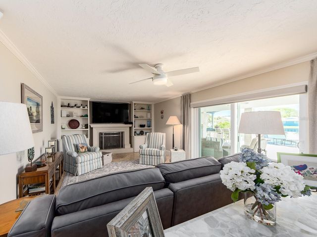 707 SNUG ISLAND, Clearwater Beach, FL 33767