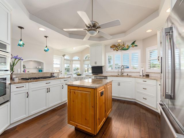 707 SNUG ISLAND, Clearwater Beach, FL 33767