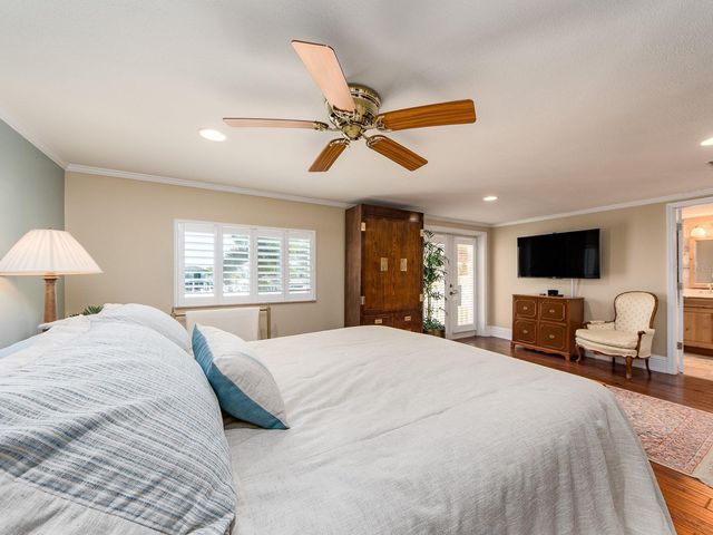 707 SNUG ISLAND, Clearwater Beach, FL 33767