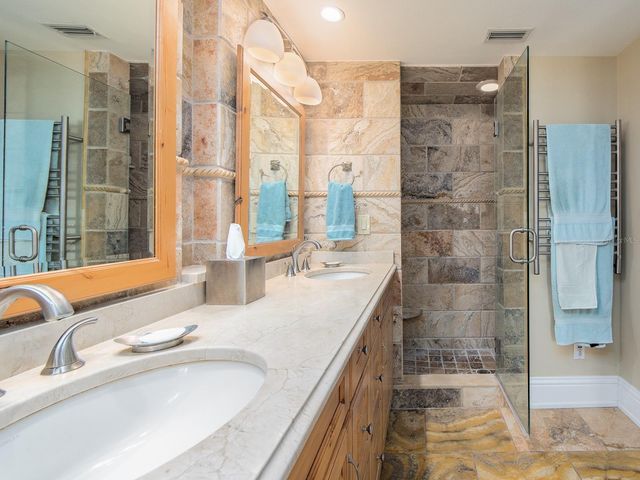 707 SNUG ISLAND, Clearwater Beach, FL 33767