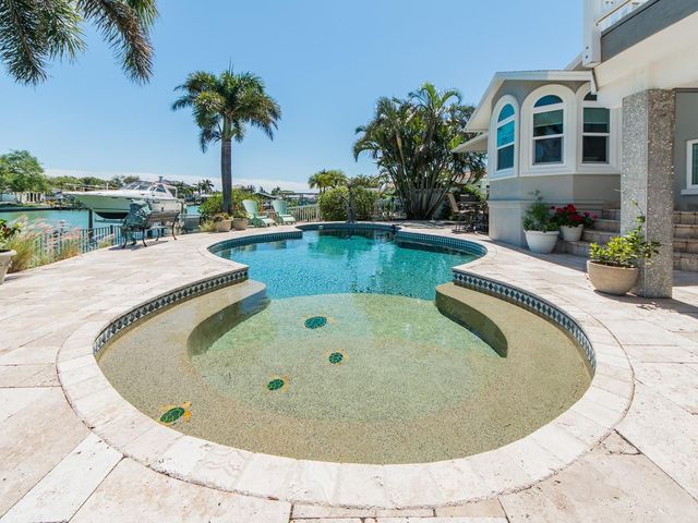 707 SNUG ISLAND, Clearwater Beach, FL 33767