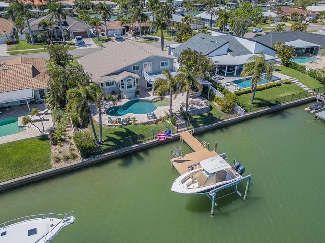 707 SNUG ISLAND, Clearwater Beach, FL 33767