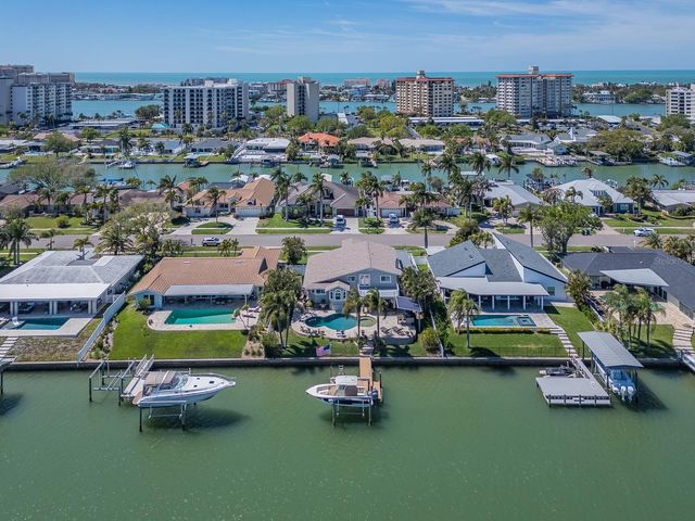 707 SNUG ISLAND, Clearwater Beach, FL 33767