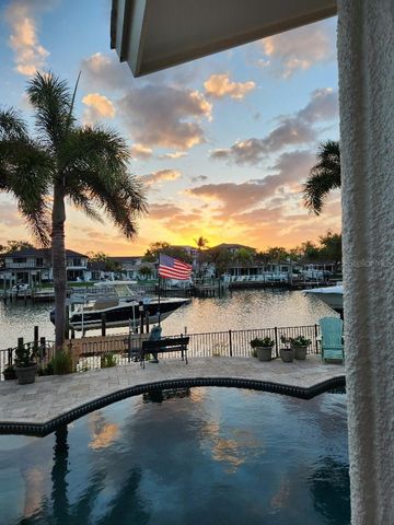 707 SNUG ISLAND, Clearwater Beach, FL 33767