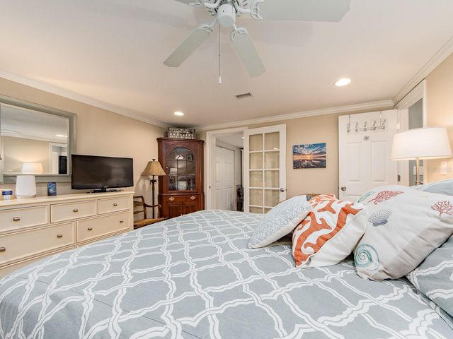 707 SNUG ISLAND, Clearwater Beach, FL 33767