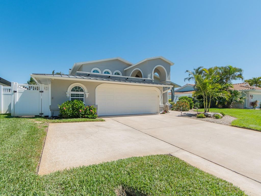 707 SNUG ISLAND, Clearwater Beach, FL 33767
