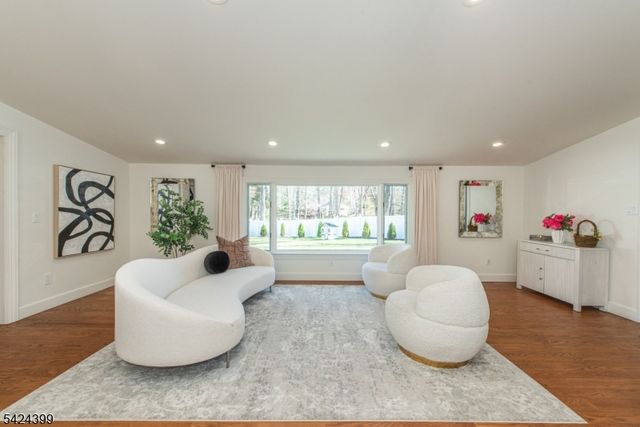 80 Park Rd, Parsippany-troy Hills Twp., NJ 07054