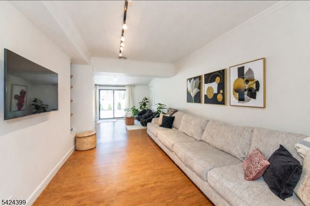 80 Park Rd, Parsippany-troy Hills Twp., NJ 07054