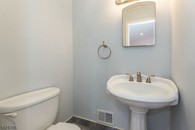 80 Park Rd, Parsippany-troy Hills Twp., NJ 07054