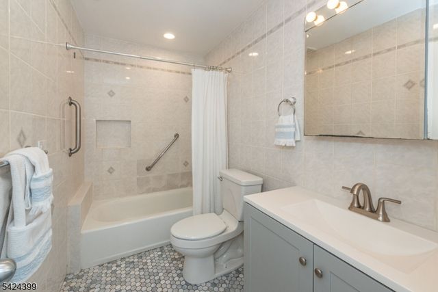 80 Park Rd, Parsippany-troy Hills Twp., NJ 07054