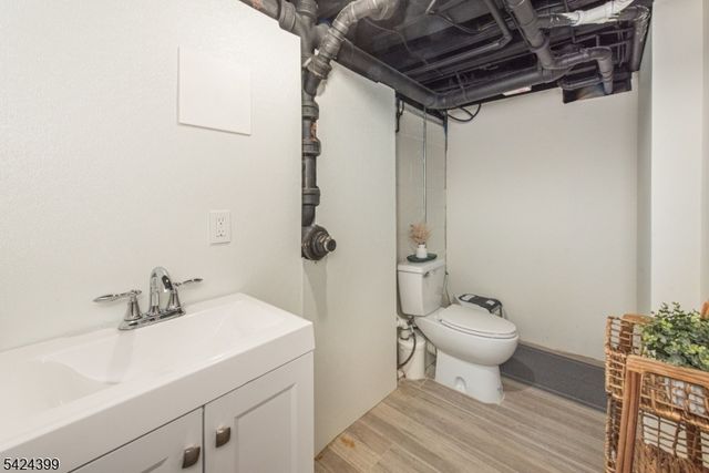 80 Park Rd, Parsippany-troy Hills Twp., NJ 07054