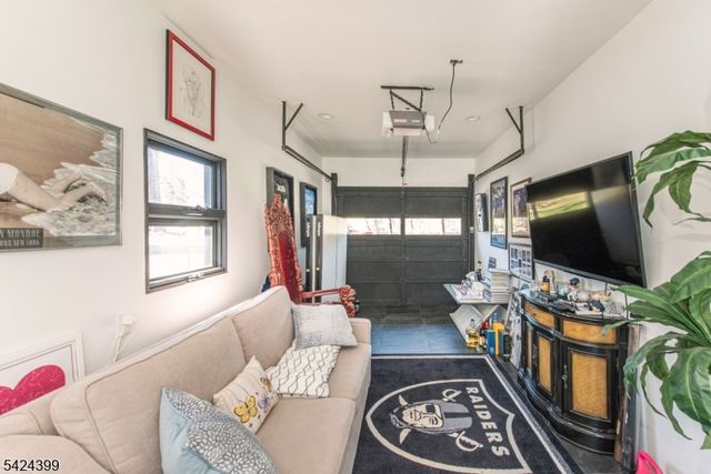 80 Park Rd, Parsippany-troy Hills Twp., NJ 07054