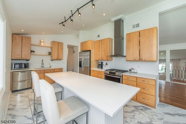 80 Park Rd, Parsippany-troy Hills Twp., NJ 07054