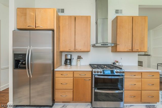 80 Park Rd, Parsippany-troy Hills Twp., NJ 07054