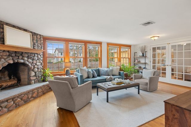 6 Freemont St, Lexington, MA 02421