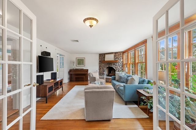 6 Freemont St, Lexington, MA 02421