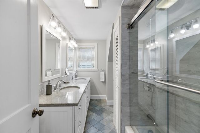 6 Freemont St, Lexington, MA 02421