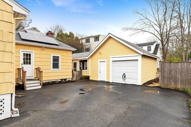 6 Freemont St, Lexington, MA 02421