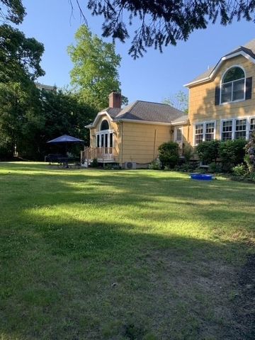 6 Freemont St, Lexington, MA 02421