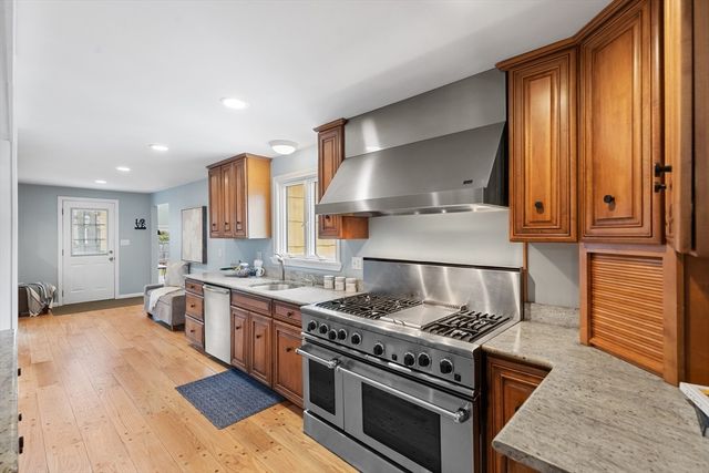 6 Freemont St, Lexington, MA 02421