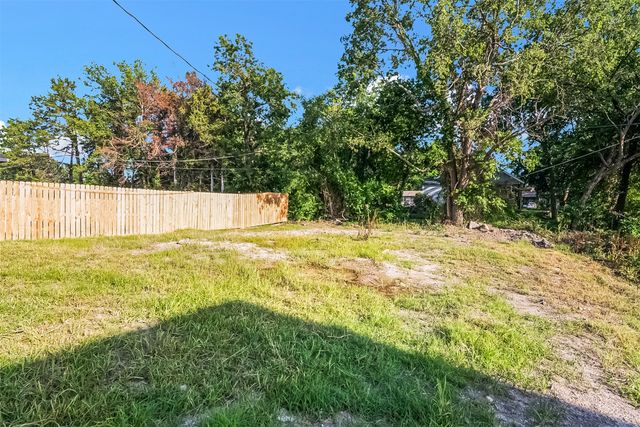 209 W Elm Street, Whitewright, TX 75491
