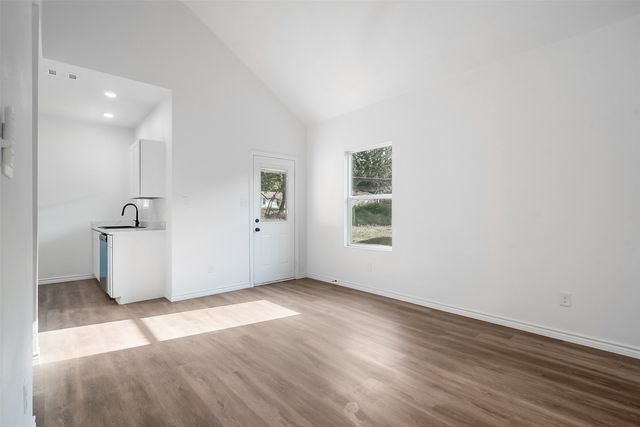 209 W Elm Street, Whitewright, TX 75491