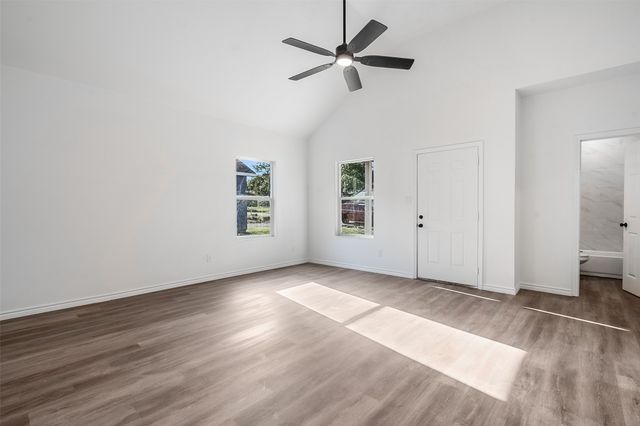 209 W Elm Street, Whitewright, TX 75491