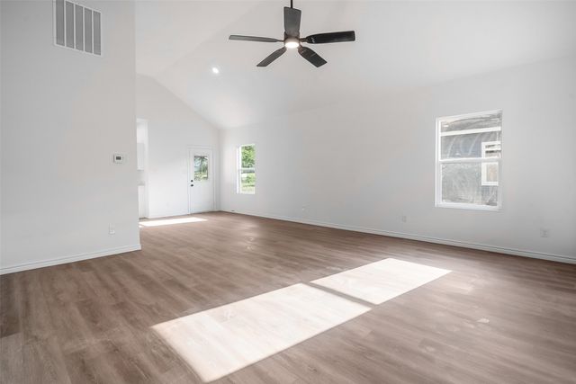 209 W Elm Street, Whitewright, TX 75491