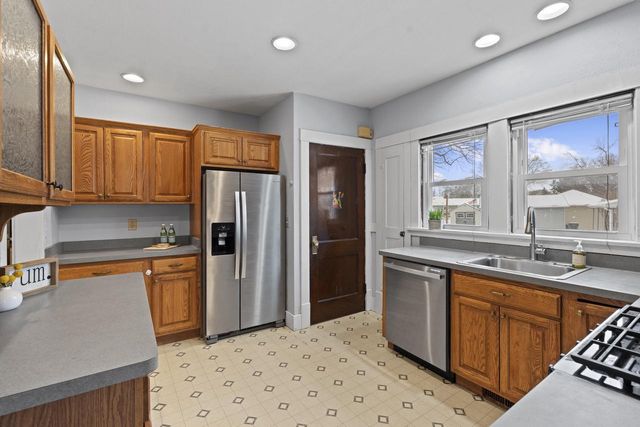 1121 River DRIVE, Watertown, WI 53094