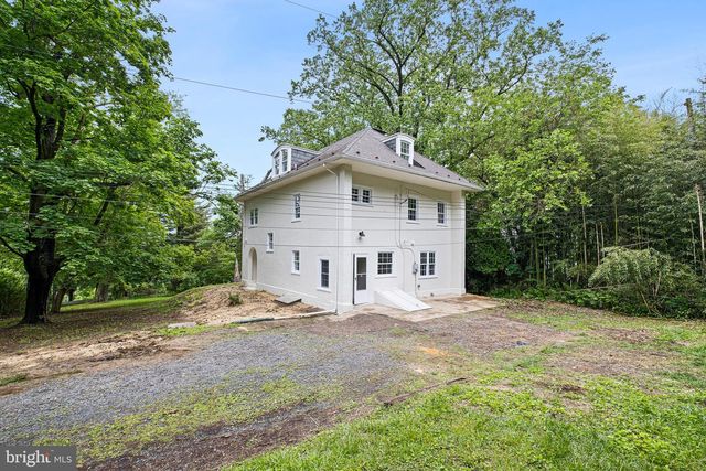 2 BELMAR ST, Coatesville, PA 19320