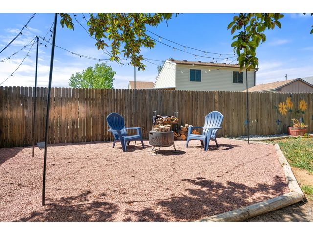 2804 Chickaree Pl SW, Loveland, CO 80537