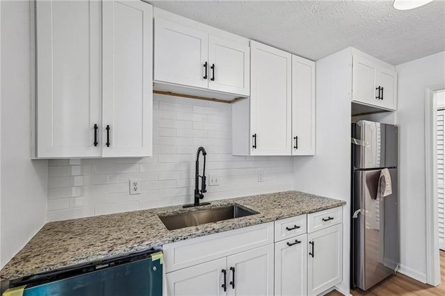 1001 Lake Pointe Circle, Roswell, GA 30075
