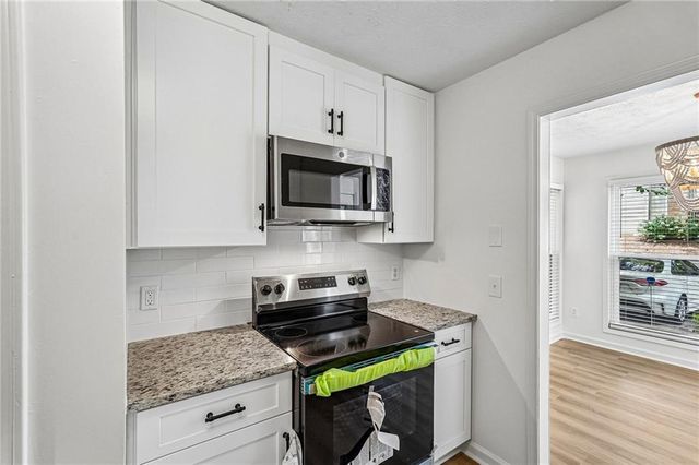 1001 Lake Pointe Circle, Roswell, GA 30075