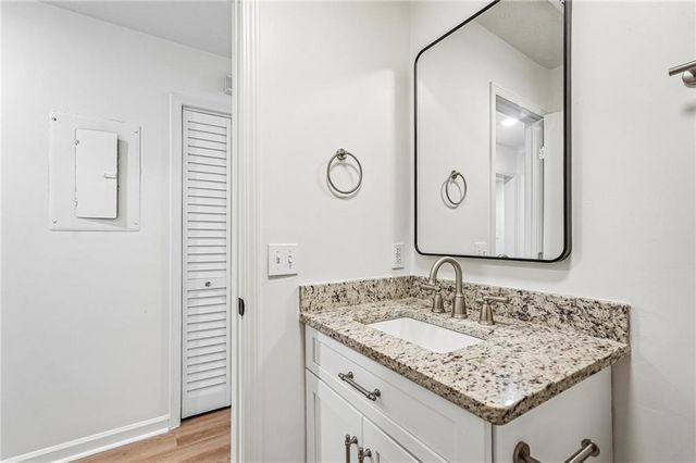 1001 Lake Pointe Circle, Roswell, GA 30075