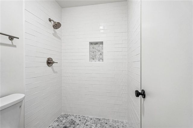 1001 Lake Pointe Circle, Roswell, GA 30075