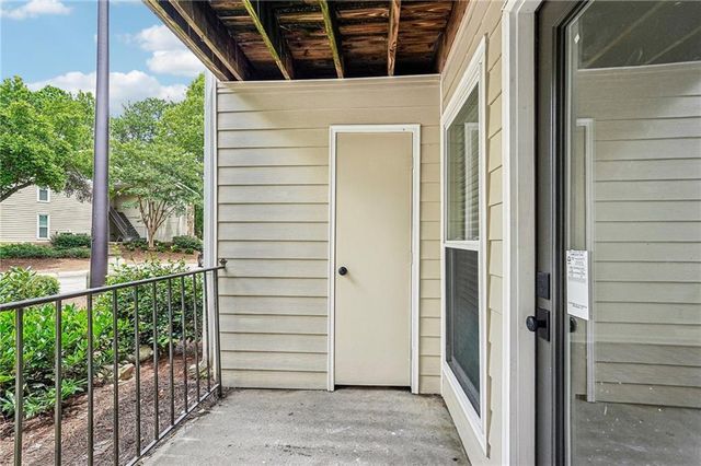 1001 Lake Pointe Circle, Roswell, GA 30075