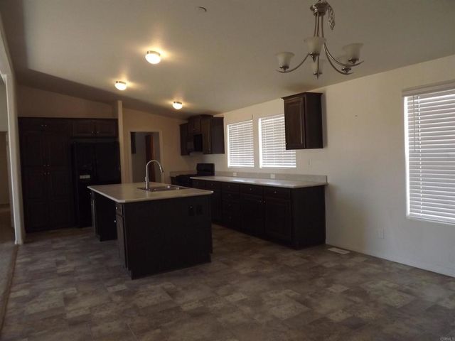 60382 Stearman, Landers, CA 92285