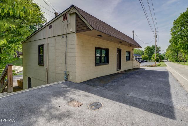 1306 Milligan Highway, Johnson City, TN 37601