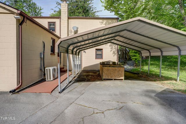1306 Milligan Highway, Johnson City, TN 37601