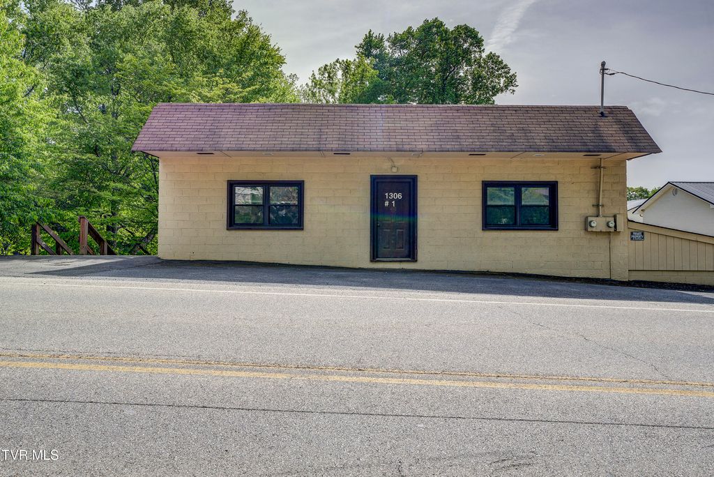 1306 Milligan Highway, Johnson City, TN 37601